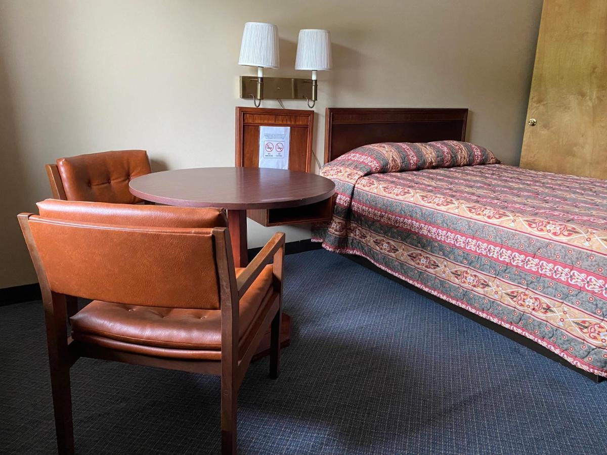 The Hemlock Inn Loudonville Ngoại thất bức ảnh