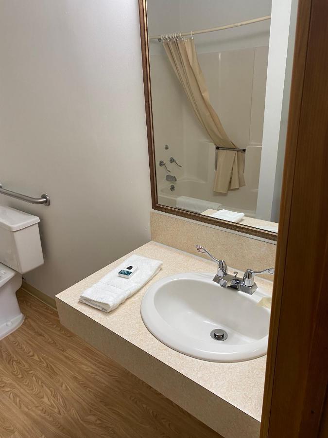The Hemlock Inn Loudonville Ngoại thất bức ảnh